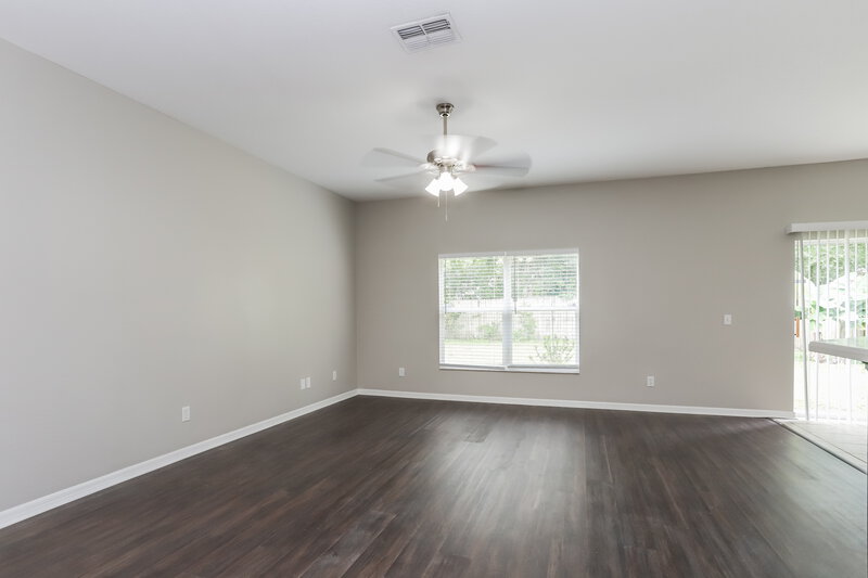 2,270/Mo, 817 Parsons Pointe St Seffner, FL 33584 Living Room View