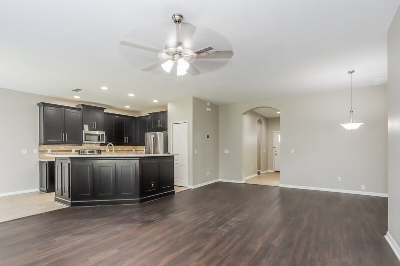 2,270/Mo, 817 Parsons Pointe St Seffner, FL 33584 Living Room View 2