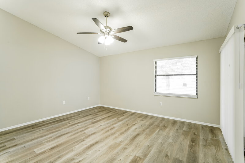1,985/Mo, 8046 Hathaway Dr New Port Richey, FL 34654 Main Bedroom View