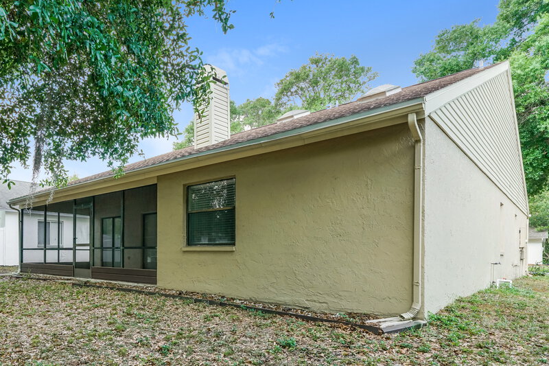 1,985/Mo, 8046 Hathaway Dr New Port Richey, FL 34654 Rear View