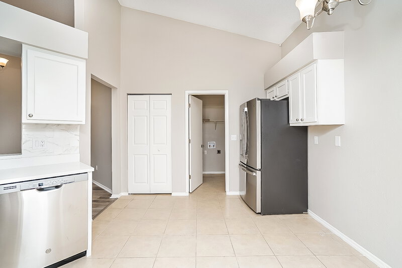 2,355/Mo, 1208 Rinkfield Pl Brandon, FL 33511 Kitchen View