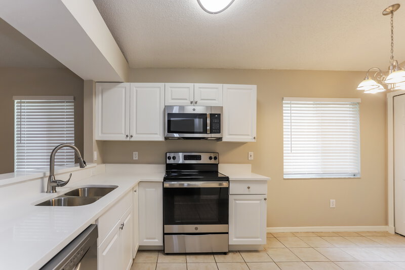 2,190/Mo, 1408 Windjammer Pl Valrico, FL 33594 Kitchen View