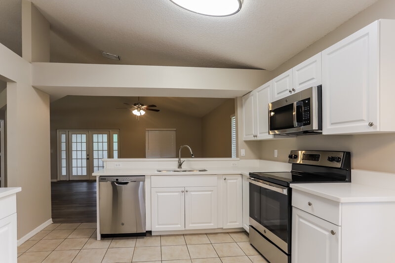 2,190/Mo, 1408 Windjammer Pl Valrico, FL 33594 Kitchen View 2