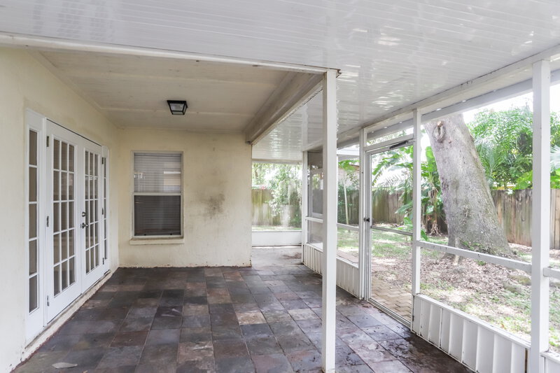 2,190/Mo, 1408 Windjammer Pl Valrico, FL 33594 Sun Room View