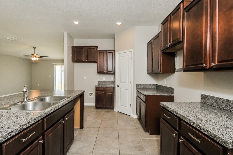 4,030/Mo, 6714 Trent Creek Dr Ruskin, FL 33573 Kitchen View