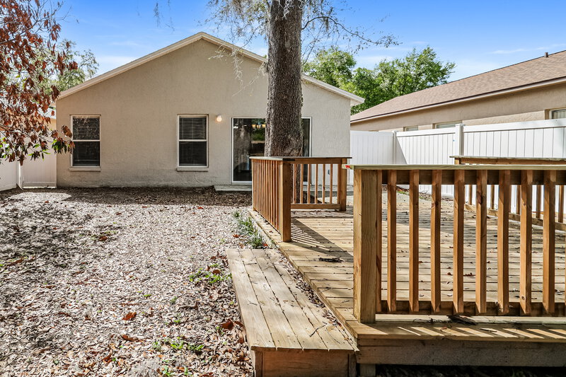 2,195/Mo, 8730 Morrison Oaks Ct Temple Terrace, FL 33637 Rear View