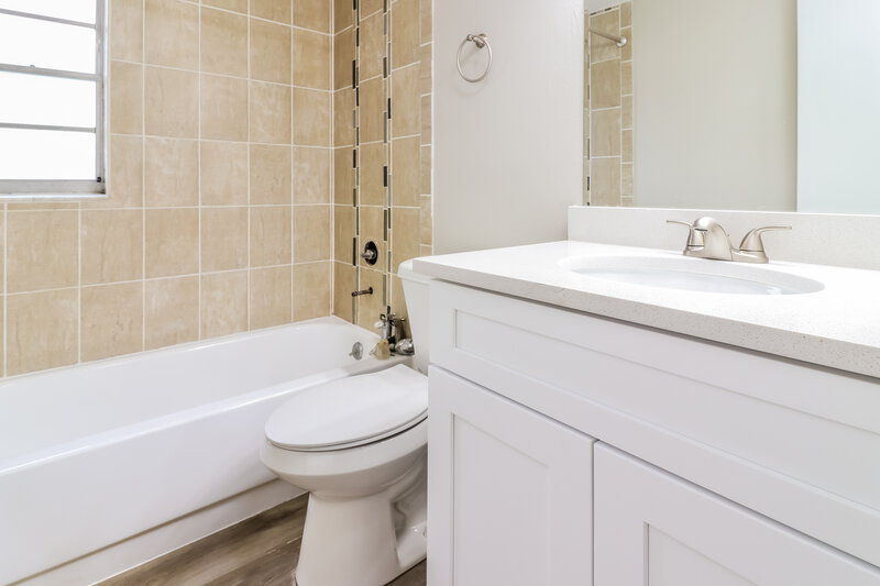 2,350/Mo, 12507 Mondragon Dr Tampa, FL 33625 Bathroom View