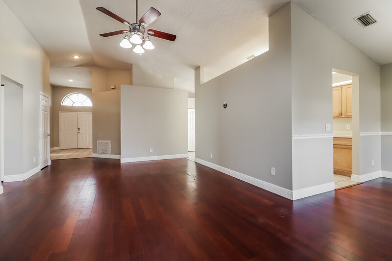 2,335/Mo, 4532 Preston Woods Dr Valrico, FL 33596 Living Room View