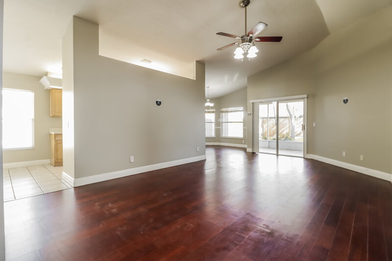 2,335/Mo, 4532 Preston Woods Dr Valrico, FL 33596 Living Room View 2