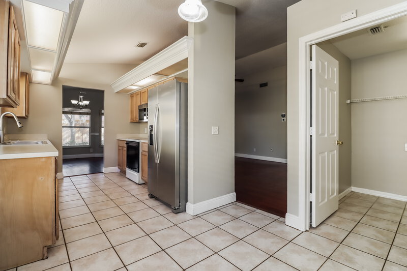 2,335/Mo, 4532 Preston Woods Dr Valrico, FL 33596 Kitchen View 2