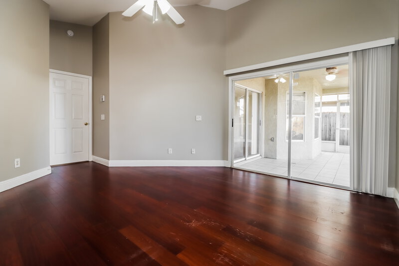 2,335/Mo, 4532 Preston Woods Dr Valrico, FL 33596 Main Bedroom View 2