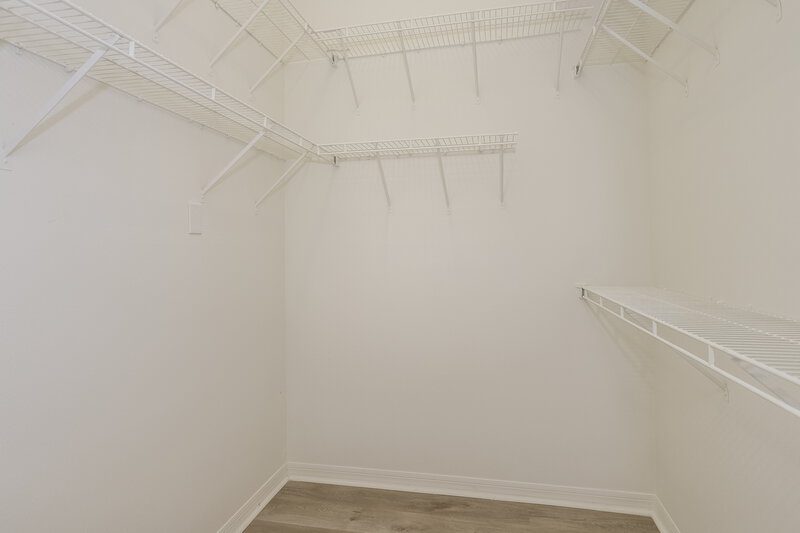 3,205/Mo, 2304 Golf Manor Blvd Valrico, FL 33596 Amenities View