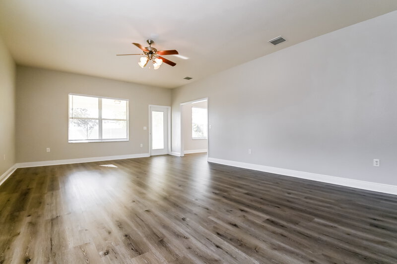 2,615/Mo, 11137 Irish Moss Ave Riverview, FL 33569 Living Room View 2