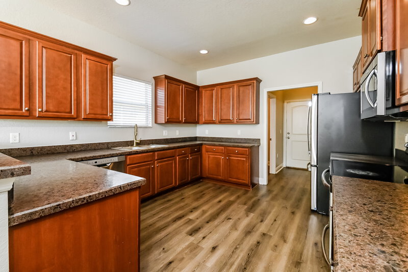 2,615/Mo, 11137 Irish Moss Ave Riverview, FL 33569 Kitchen View