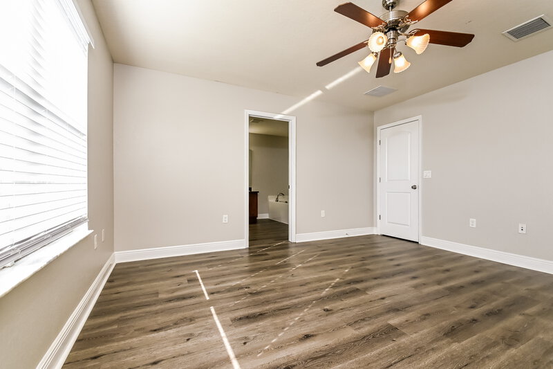 2,615/Mo, 11137 Irish Moss Ave Riverview, FL 33569 Main Bedroom View 2