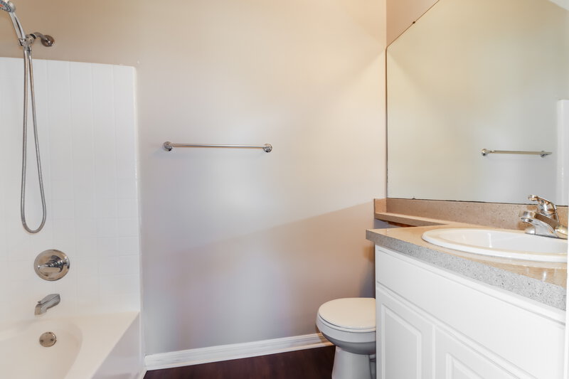 1,850/Mo, 12637 Adventure Dr Riverview, FL 33579 Main Bathroom View