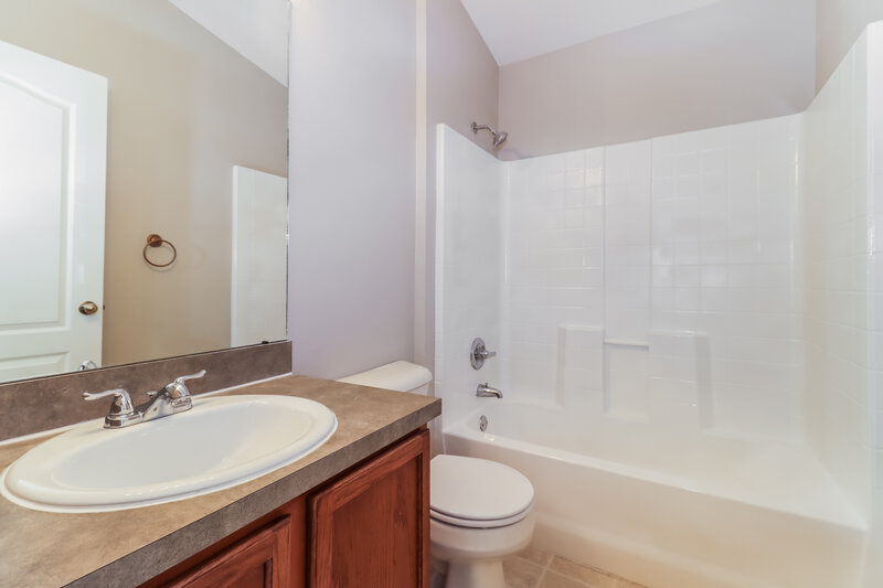 1,850/Mo, 12637 Adventure Dr Riverview, FL 33579 Bathroom View