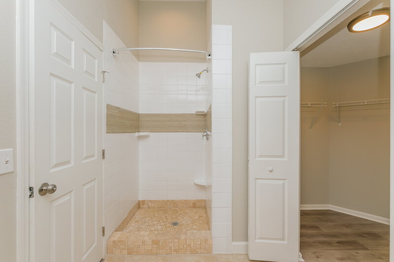 2,215/Mo, 10243 Allenwood Dr Riverview, FL 33569 Bathroom View 2