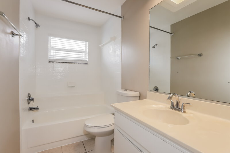 2,365/Mo, 1826 Citrus Orchard Way Valrico, FL 33594 Bathroom View