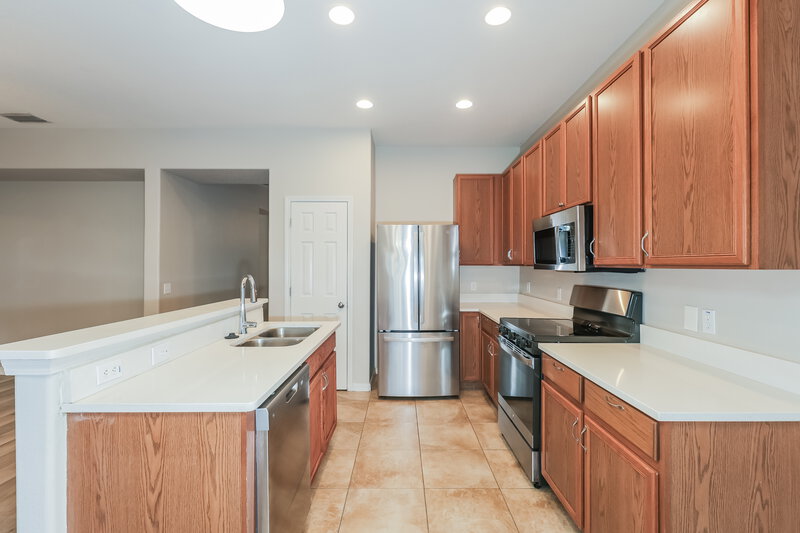 2,105/Mo, 11171 Golden Silence Dr Riverview, FL 33579 Kitchen View 2