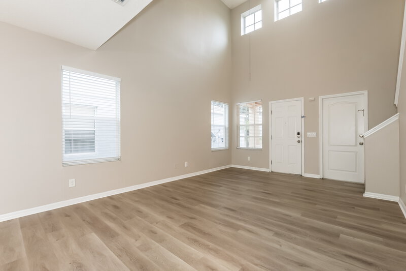 2,180/Mo, 914 Lake Shore Ranch Dr Seffner, FL 33584 Living Room View