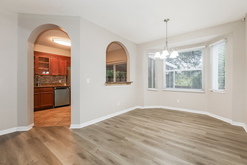 2,180/Mo, 914 Lake Shore Ranch Dr Seffner, FL 33584 Dining Room View