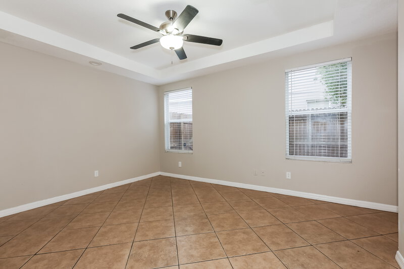 2,180/Mo, 914 Lake Shore Ranch Dr Seffner, FL 33584 Main Bedroom View