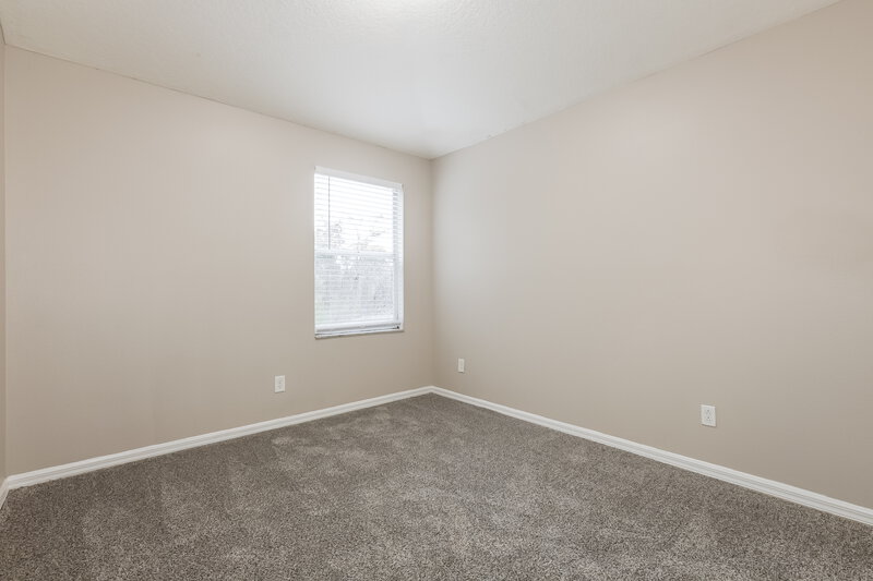 2,180/Mo, 914 Lake Shore Ranch Dr Seffner, FL 33584 Bedroom View 3