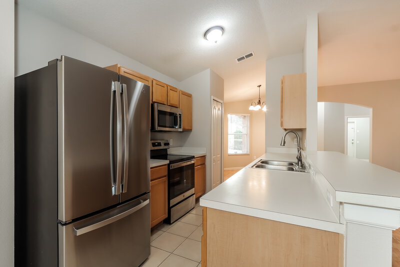 1,895/Mo, 5103 Gato del Sol Cir Wesley Chapel, FL 33544 Kitchen View