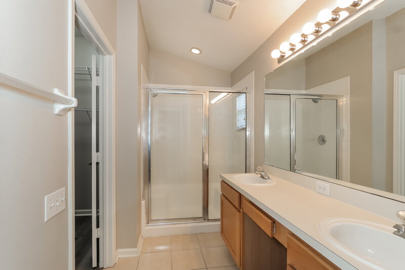 1,895/Mo, 5103 Gato del Sol Cir Wesley Chapel, FL 33544 Main Bathroom View