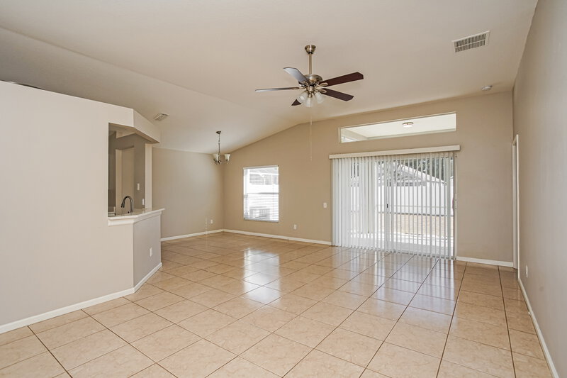 2,265/Mo, 12432 Tree Pointe Ct Riverview, FL 33578 Living Room View 2