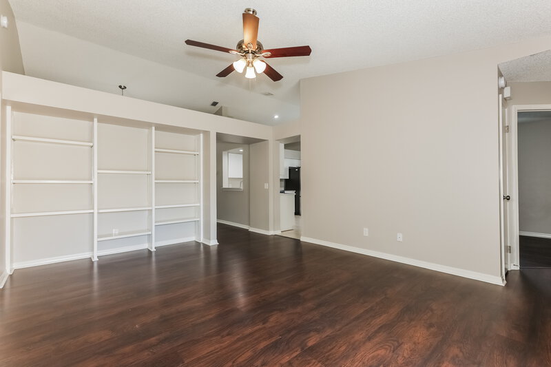 2,150/Mo, 1006 Bloom Hill Ave Valrico, FL 33596 Family Room View 2