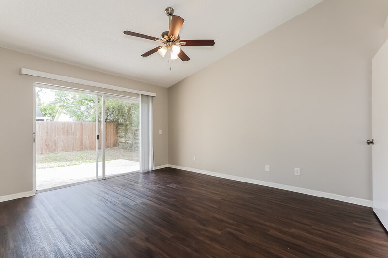 2,150/Mo, 1006 Bloom Hill Ave Valrico, FL 33596 Family Room View 3