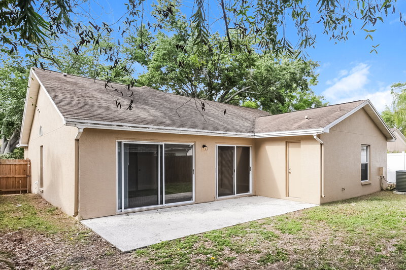 2,150/Mo, 1006 Bloom Hill Ave Valrico, FL 33596 Rear View 2