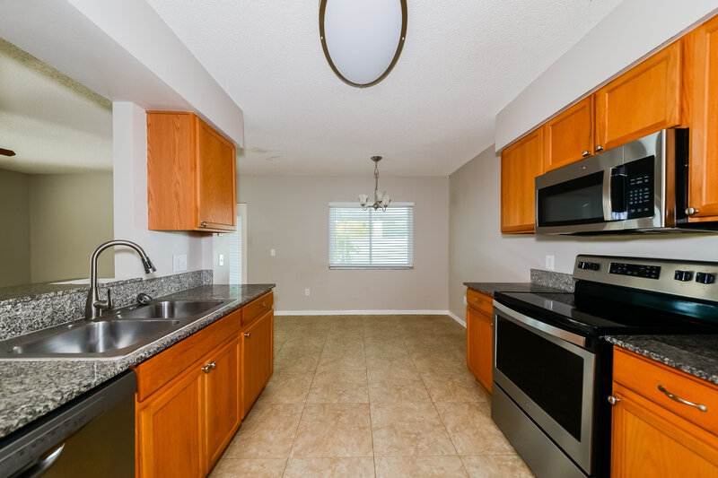 2,365/Mo, 12947 Fennway Ridge Dr Riverview, FL 33579 Kitchen View