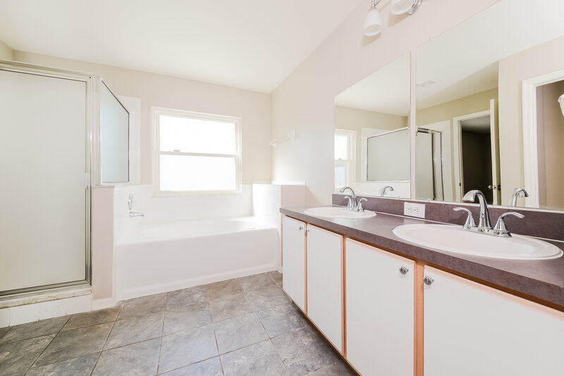 2,365/Mo, 12947 Fennway Ridge Dr Riverview, FL 33579 Main Bathroom View