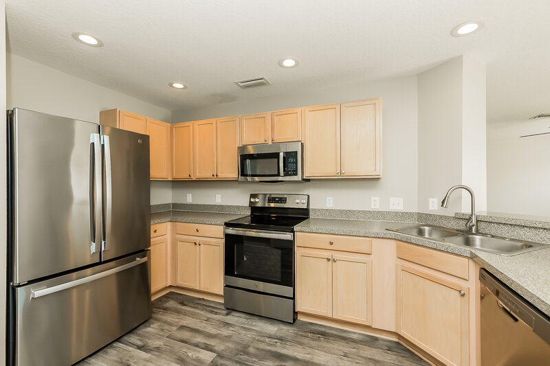 2,195/Mo, 11025 Golden Silence Dr Riverview, FL 33579 Kitchen View