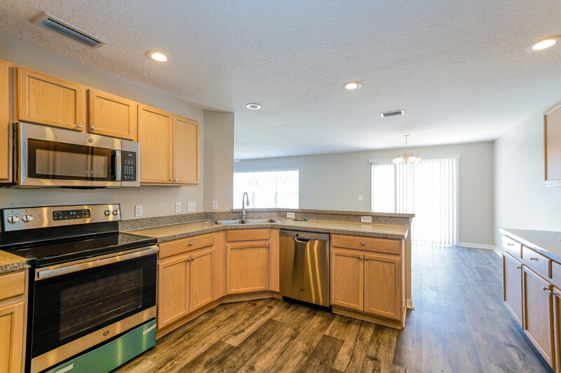 2,390/Mo, 11025 Golden Silence Dr Riverview, FL 33579 Kitchen View 2