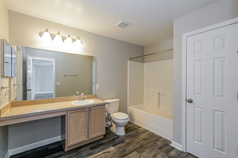 2,390/Mo, 11025 Golden Silence Dr Riverview, FL 33579 Main Bathroom View