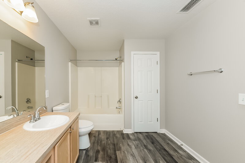 2,195/Mo, 11025 Golden Silence Dr Riverview, FL 33579 Main Bathroom View