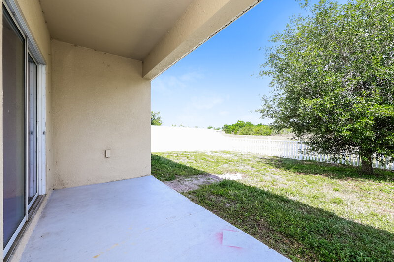 2,140/Mo, 10540 Whispering Hammock Dr Riverview, FL 33578 Covered Patio View