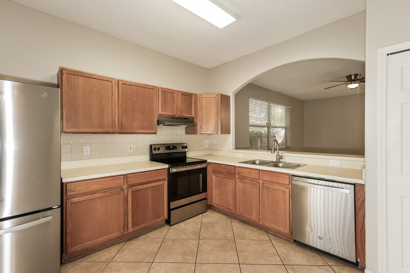 2,155/Mo, 11507 Wellman Dr Riverview, FL 33578 Kitchen View 3