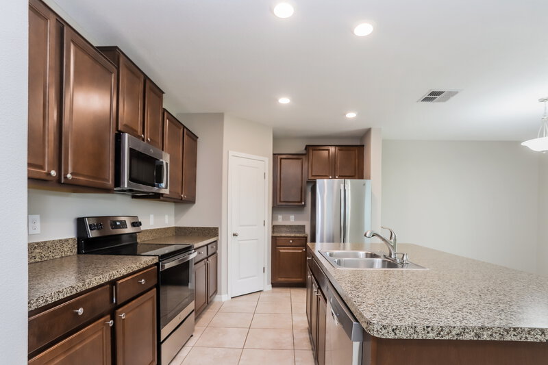 2,305/Mo, 6507 Trent Creek Dr Sun City Center, FL 33573 Kitchen View 2