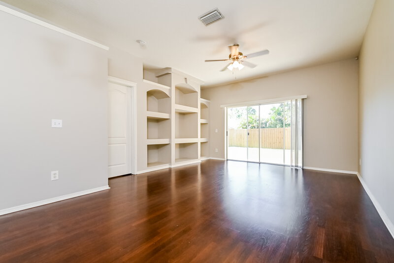 1,800/Mo, 7601 Devonbridge Garden Way Apollo Beach, FL 33572 Living Room View 2