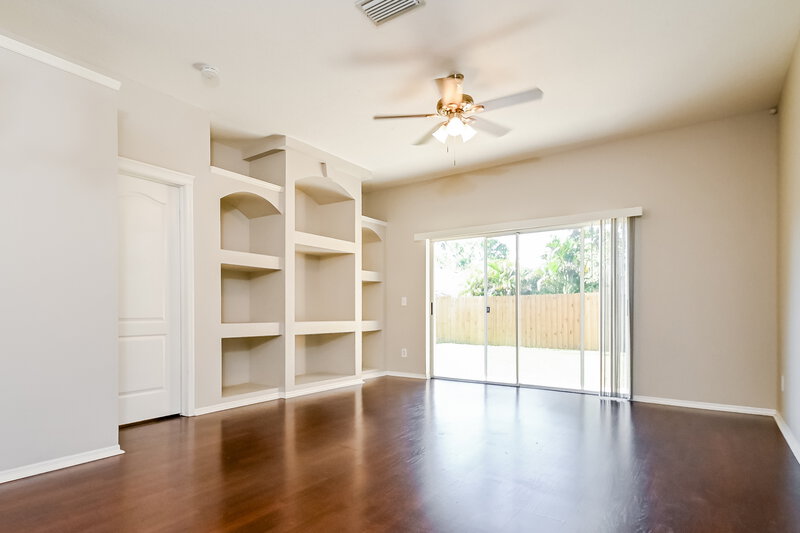1,800/Mo, 7601 Devonbridge Garden Way Apollo Beach, FL 33572 Living Room View 3