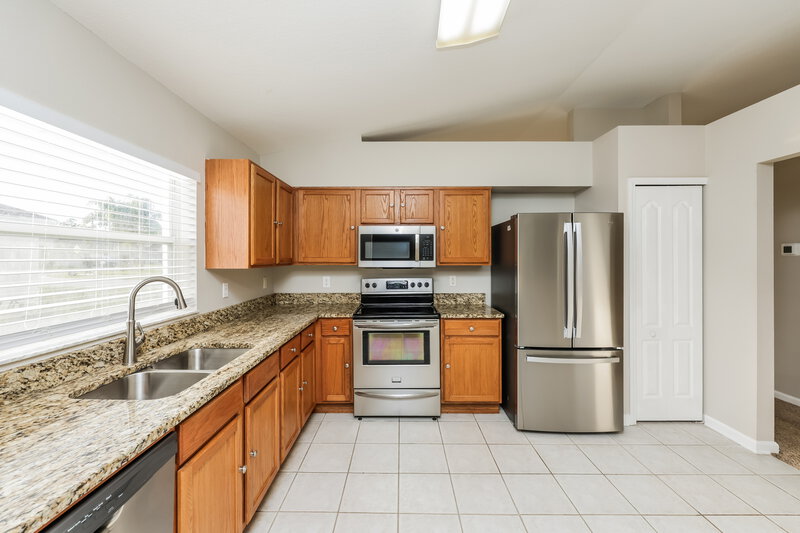 1,940/Mo, 25150 Lexington Oaks Blvd Wesley Chapel, FL 33544 Kitchen View