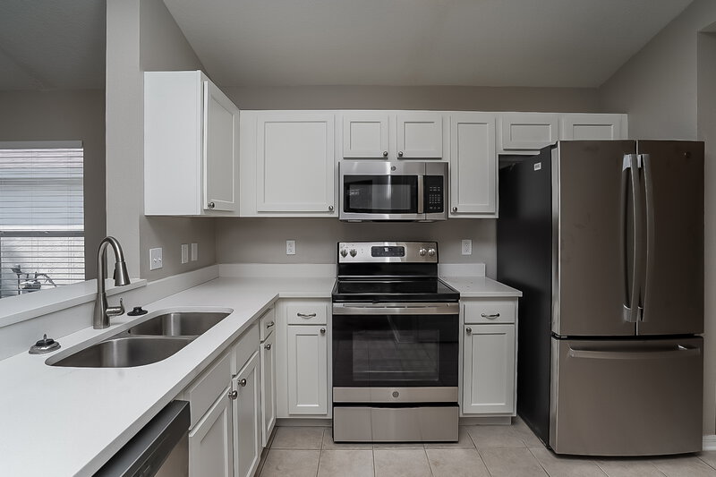 2,530/Mo, 14943 Deer Meadow Dr Lutz, FL 33559 Kitchen View 2