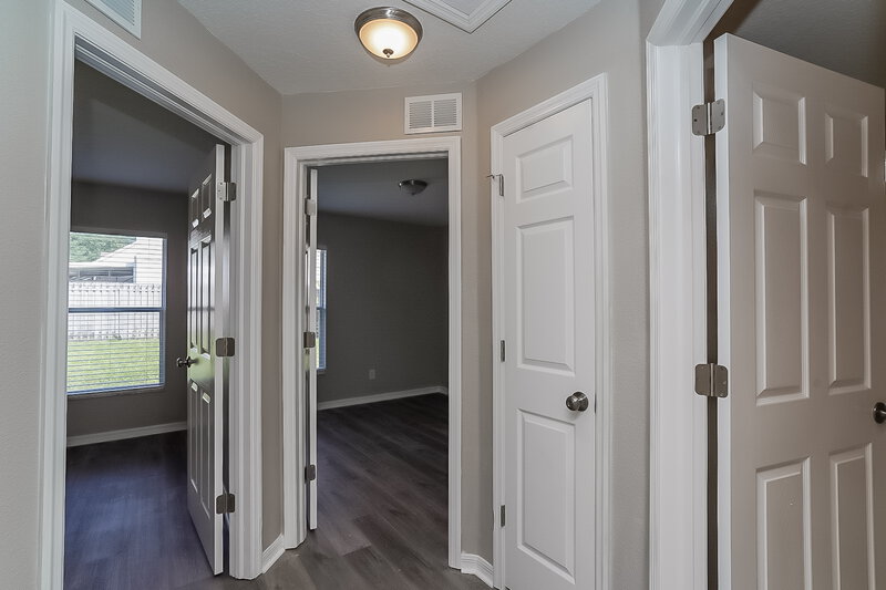 2,530/Mo, 14943 Deer Meadow Dr Lutz, FL 33559 Hallway View