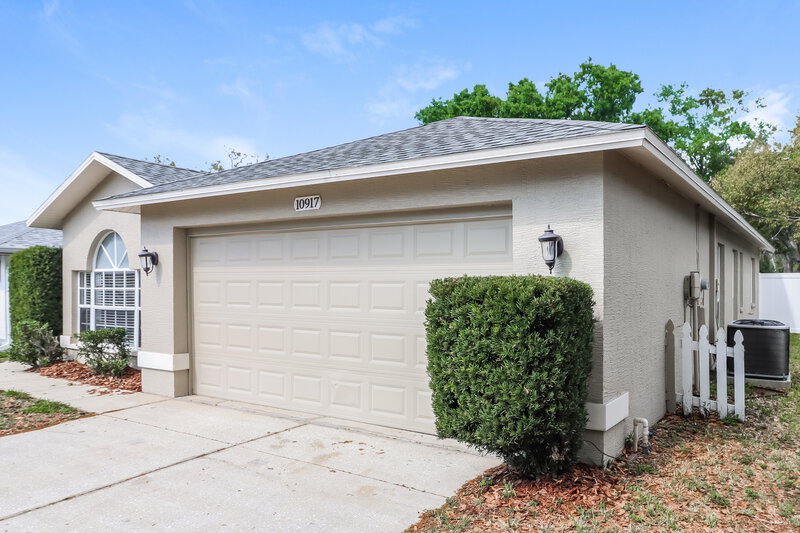 2,040/Mo, 10917 Freemont Dr New Port Richey, FL 34654 Front View 2