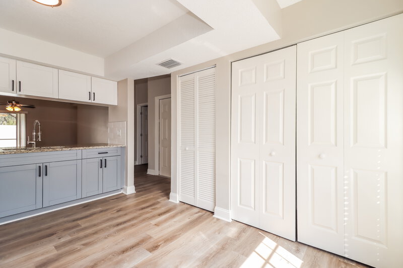 2,040/Mo, 10917 Freemont Dr New Port Richey, FL 34654 Dining Room View 2